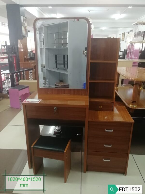 ELEGANT & CLASSY DRESSING MIRROR WITH SLIDING TABLE