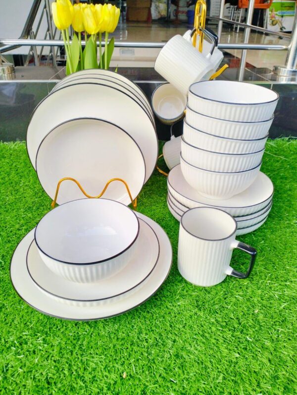 24 PCS JAPANESE CERAMIC DINNER SET